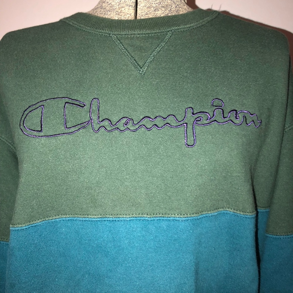 CHAMPION SWEATSHIRT COLOR BLOCK SPELLOUT CREW